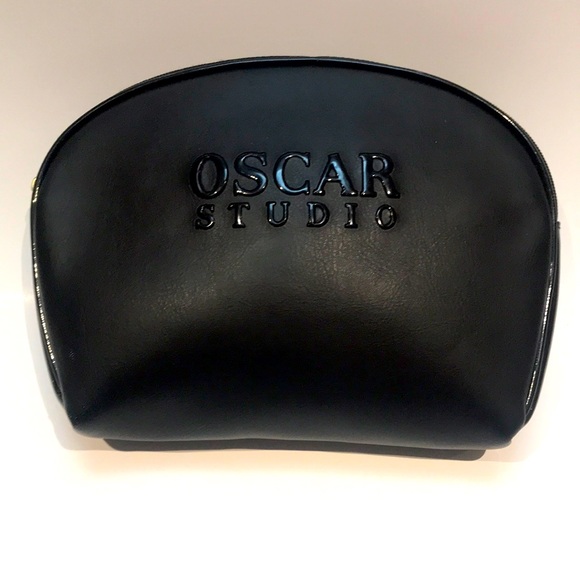 COPY - Oscar de la Renta toiletry bag - Picture 1 of 5